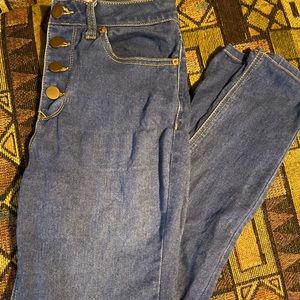 No boundaries jeans. Straight leg